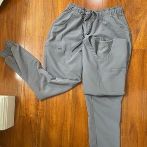 Gray Jaanuu scrub set, women’s